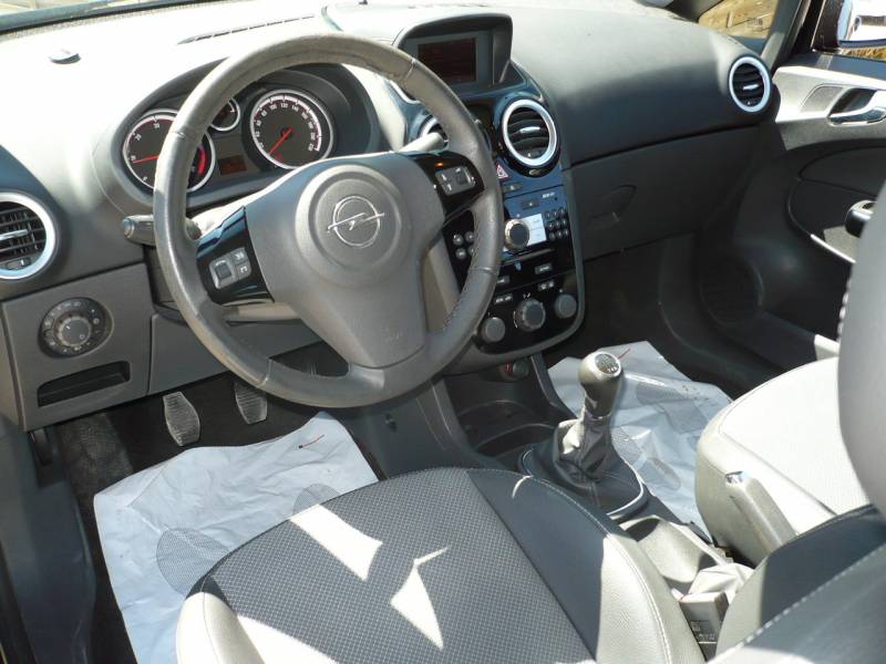 CORSA OCCASION PETIT PRIX A VENDRE A PEYROLLES