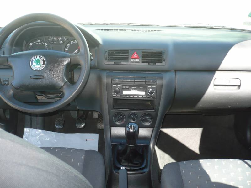 SKODA OCTAVIA OCCASION PETIT PRIX A VENDRE A PUYRICARD