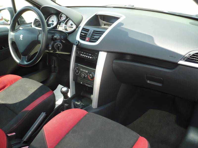 peugeot 207 essence occasion a vendre a plan de campagne