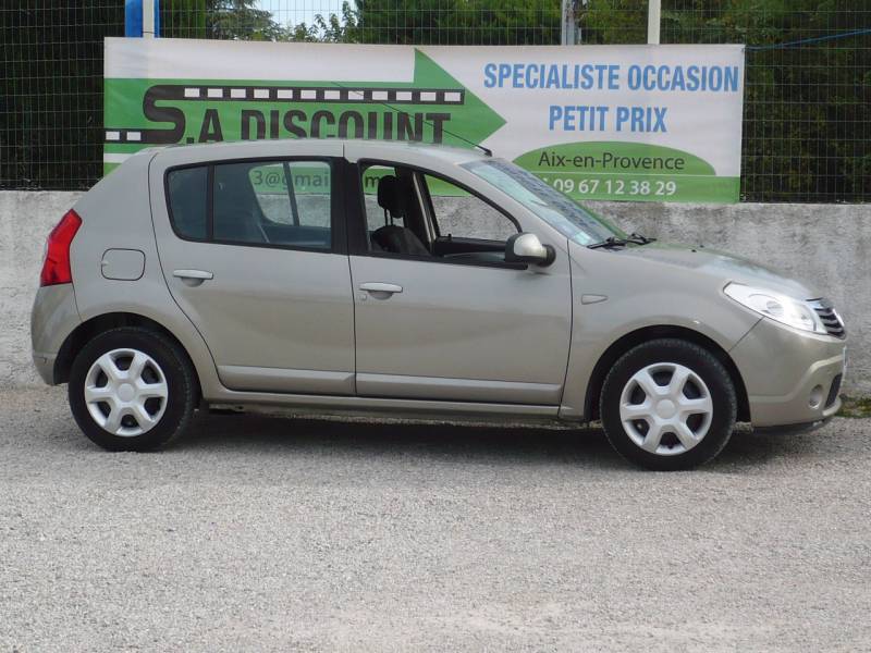 DACIA SANDERO ESSENCE GPL CLIM  OCCASION PAS CHERE A VENDRE A EGUILLES