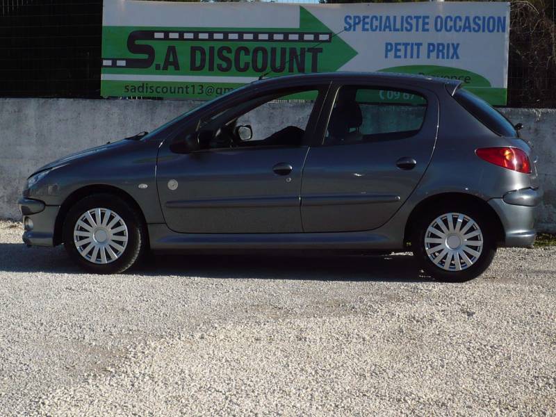 PEUGEOT 206 ESSENCE OCCASION PAS CHERE A VENDRE A PUYRICARD
