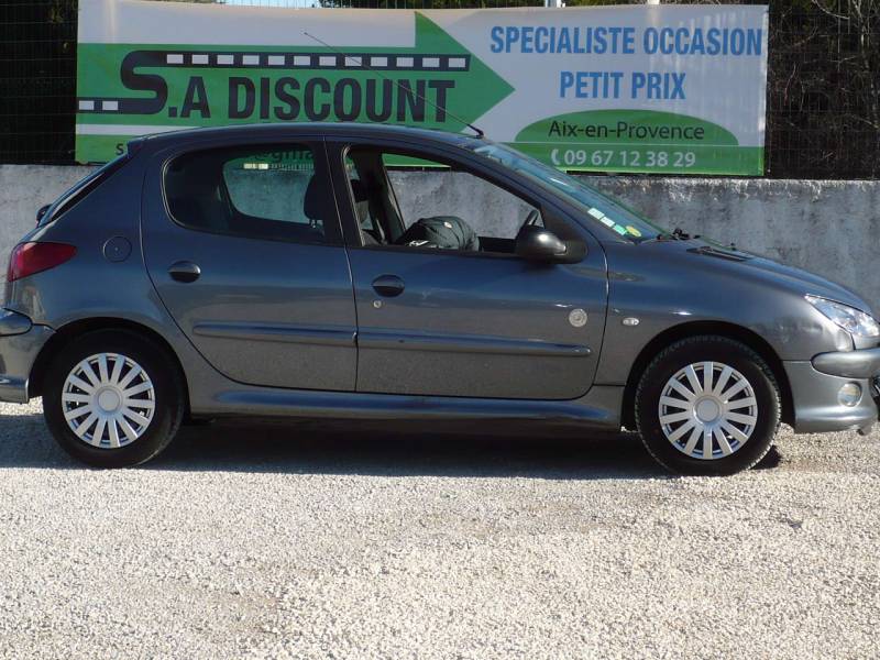 PEUGEOT 206 ESSENCE OCCASION PAS CHERE  A VENDRE A VITROLLES