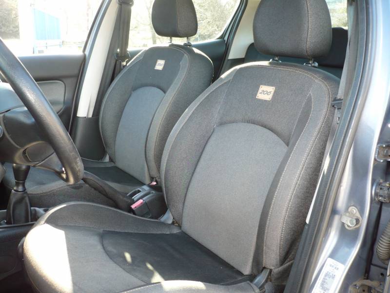 PEUGEOT OCCASION A VENDRE PAS CHERE DISPO A AIX LES PLATANES