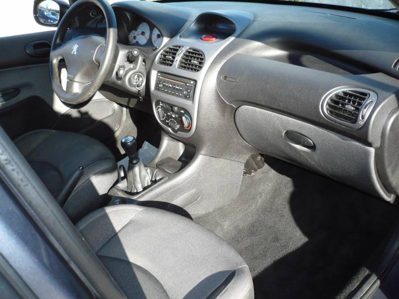 PEUGEOT 206 ESSENCE OCCASION PAS CHERE A VENDRE A PERTUIS