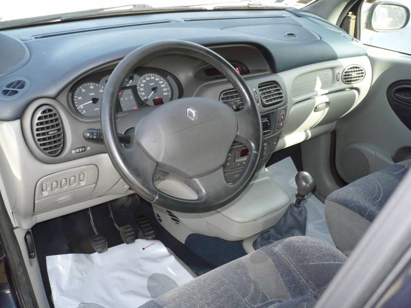 RENAULT SCENIC ESSENCE OCCASION PAS CHERE A VENDRE A PUYRICARD