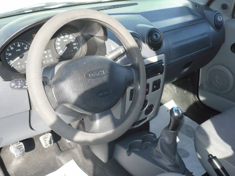 DACIA LOGAN MCV BREAK 7 PLACES ESSENCE OCCASION PAS CHERE A VENDRE A EGUILLES