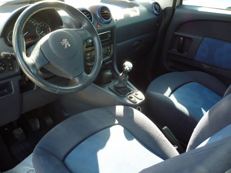 PEUGEOT 1007 ESSENCE OCCASION PETIT PRIX A VENDRE A  PUYRICARD