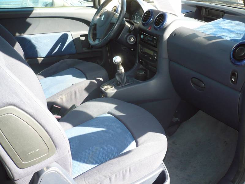 PEUGEOT 1007 ESSENCE OCCASION PETIT PRIX A VENDRE A  SALON DE PROVENCE